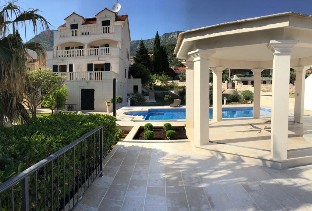 Villa Jadranka, view on the house nad swimming pool