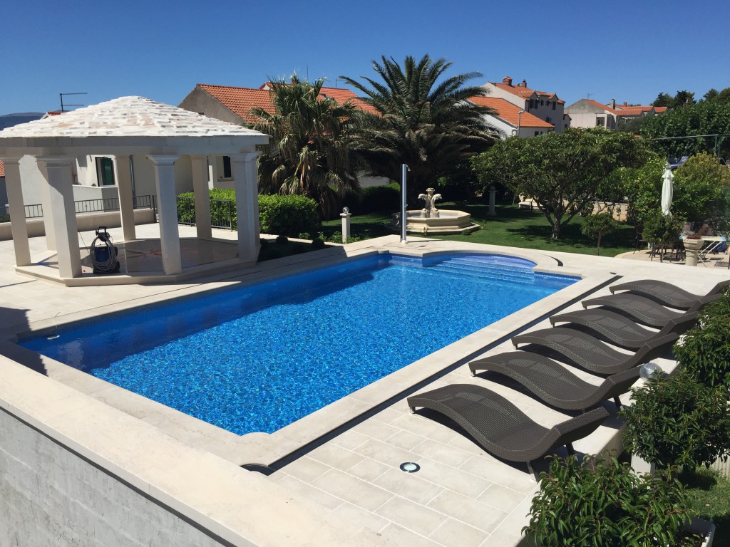 Villa Jadranka Bol apartments with swimming pool