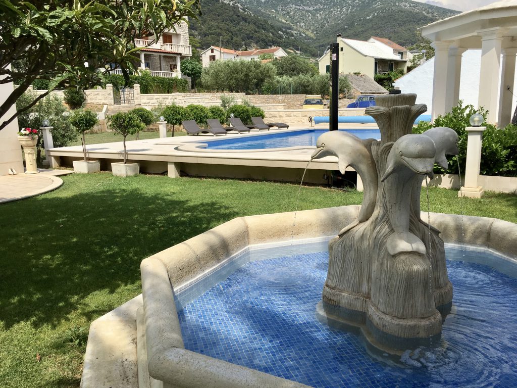 Villa Jadranka Swimming pool and garden